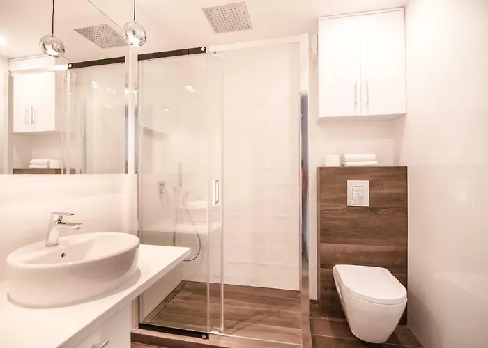 Chmielna Garden Apartment